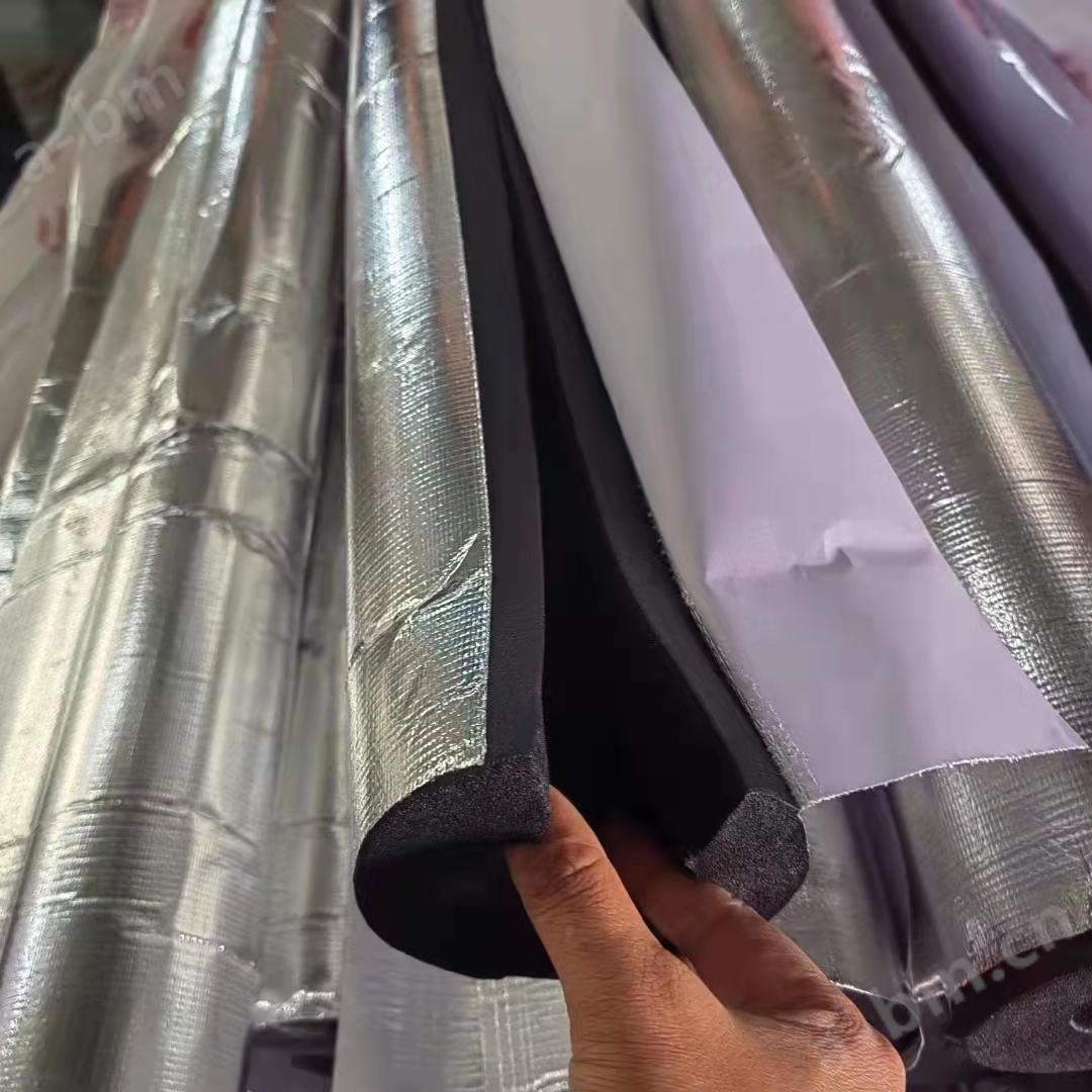 4公分厚贴铝箔阻燃橡塑保温棉价格低生产厂家